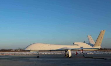 Foto tirada em 11 de janeiro de 2021 mostra um UAV WJ-700 em um aeroporto no nordeste da China. Foto : China Aerospace Science and Industry Corporation