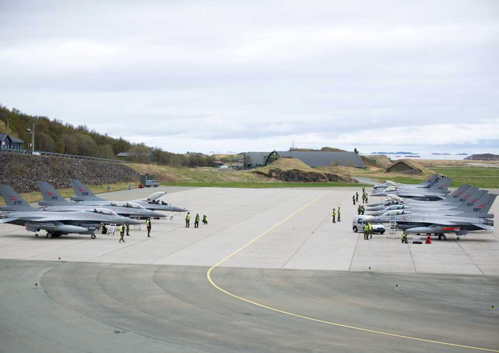 Noruega confira venda de caças F-16 para a Romênia