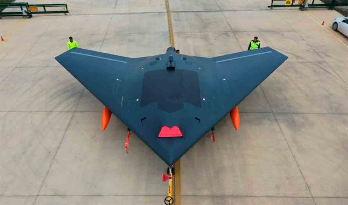 Turquia revela drone futurista com formato de asa voadora