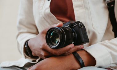 Fujifilm X-S20 lança câmera digital mirrorless