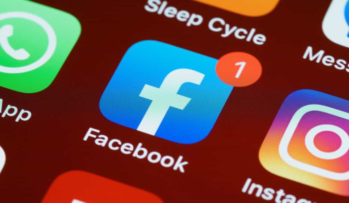 WhatsApp, Facebook e Instagram ficam fora do ar