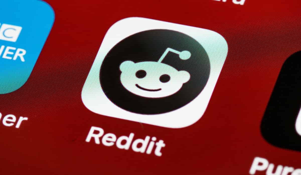 Reddit anuncia a demissão de 90 funcionários