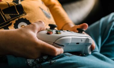 Microsoft é multada em quase R$ 100 milhões por coletar dados de crianças no Xbox