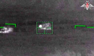 Vídeo mostra a destruição de blindados por helicóptero Ka-52 . Foto: Telegram t.me/mod_russia