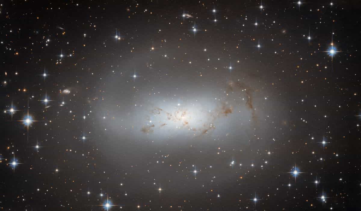 NASA: Hubble divulga foto de galáxia vizinha da Via Láctea
