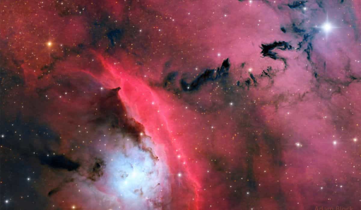 NASA destaca nebulosas e estrelas em foto do dia