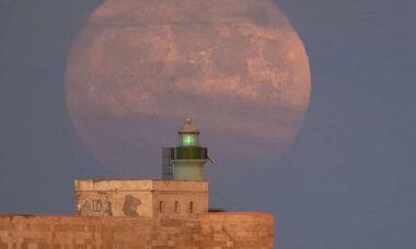 NASA destaca clique belíssimo da 'Lua Azul'