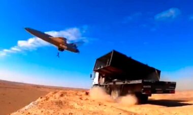 Vídeo: Irã realiza exercício conjunto de drones do Exército da República Islâmica. Foto e vídeo: Reprodução Twitter @Tasnim_military