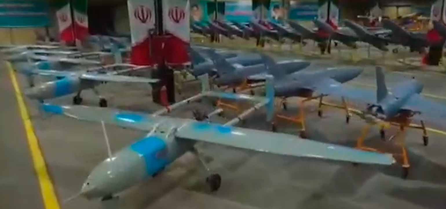 Vídeo: Irã realiza exercício conjunto de drones do Exército da República Islâmica. Foto e vídeo: Reprodução Twitter @Tasnim_military