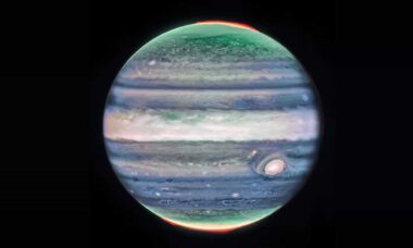 James Webb identifica jato em Júpiter duas vezes mais rápido que o pior furacão na Terra