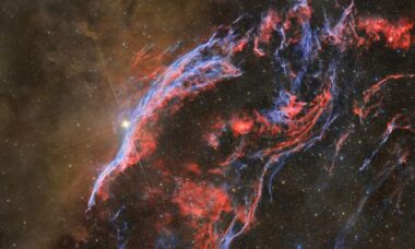 NASA destaca beleza cósmica da 'Nebulosa do Véu Ocidental'