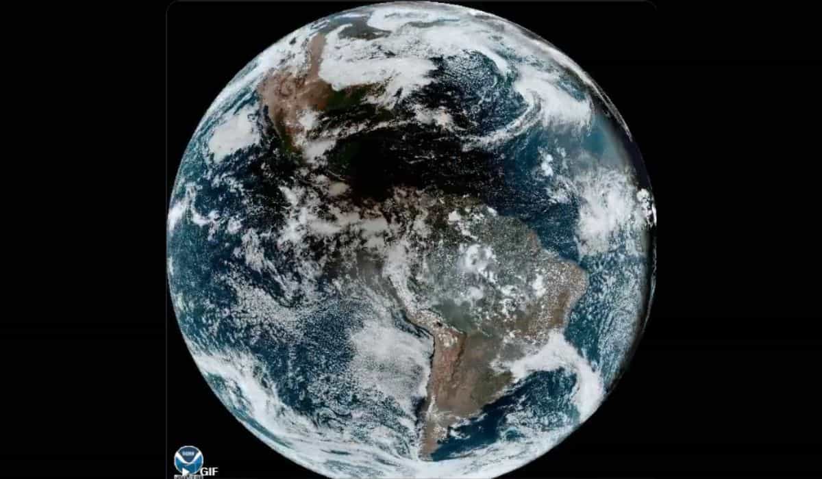 Nézze meg a lenyűgöző napfogyatkozás képeket az űrből