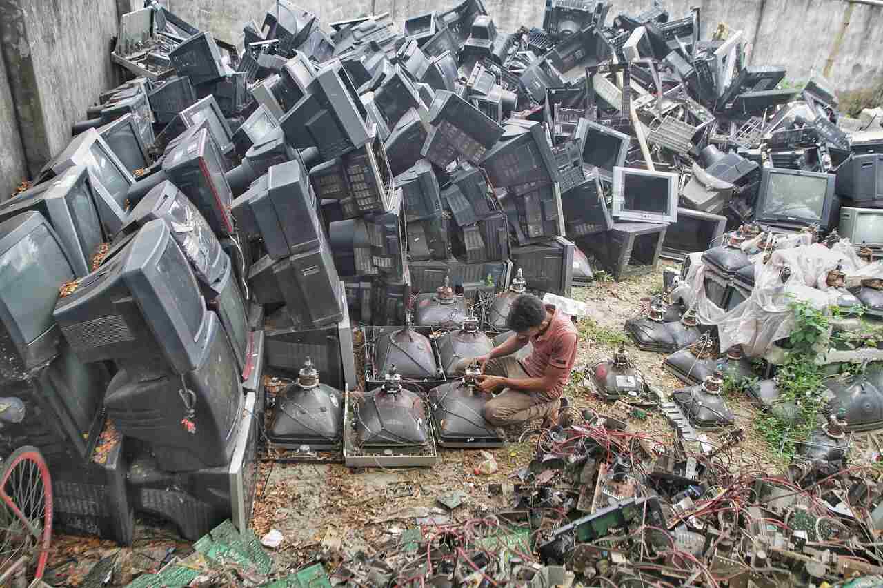 ONU segnala uno spreco annuale di 9,5 miliardi di dollari di metalli essenziali nella spazzatura elettronica