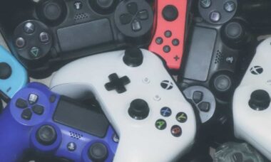 Microsoft irá proibir uso de controles de outras marcas no Xbox