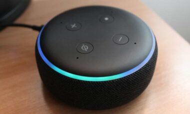 Amazon planeja plano de assinatura para usar versão aprimorada da Alexa