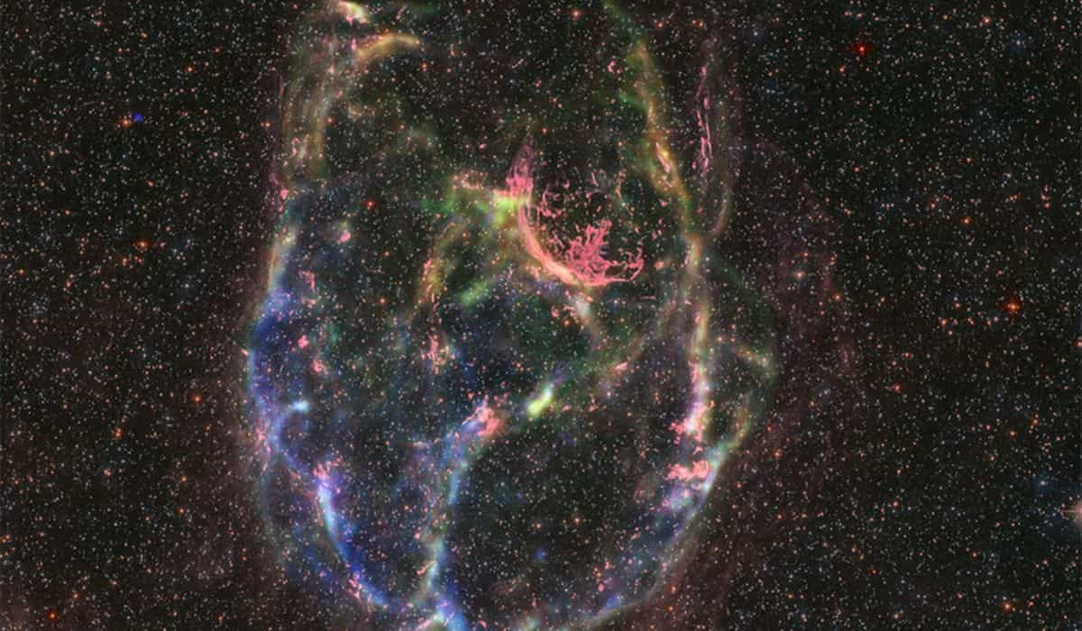 Hubble zdůrazňuje úžasný obraz pozůstatku po supernově