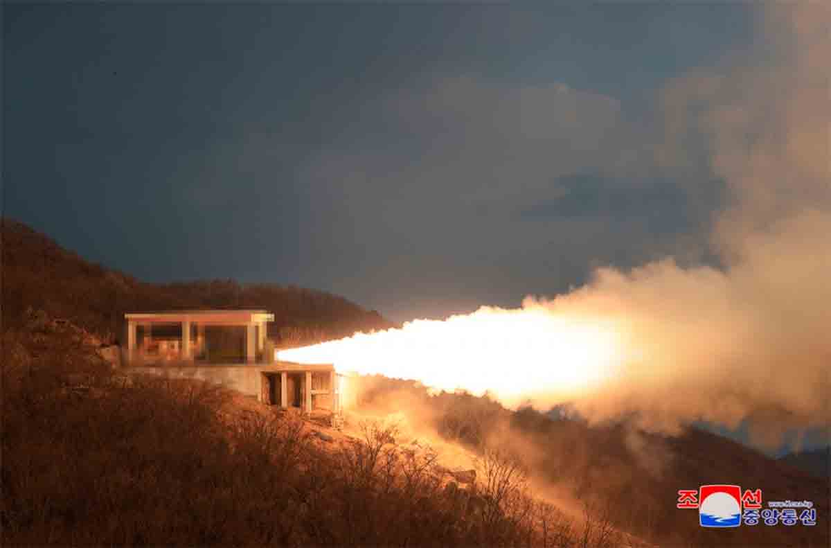 Nordkorea framskrider med hypersonisk missil avsedd att attackera USA:s baser