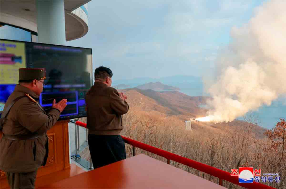 Noord-Korea gaat door met de ontwikkeling van een hypersonische raket die gericht is op bases van de VS