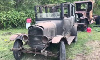 Antigo Ford Modelo T volta à vida após 74 anos de inatividade (YouTube / @jenningsmotorsports7554)