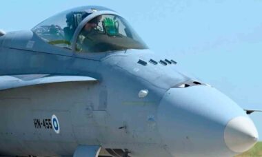 Suomalaiset F/A-18 Hornet -hävittäjät. Kuva ja video: Instagram @ilmavoimat