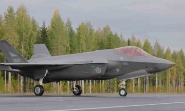 Caças F-35 Noruegueses Realizam Pouso Histórico em Rodovia Finlandesa. Foto e vídeo : Twitter @selshevneren