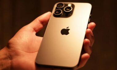 iPhone 16 配备新功能、相机改进和人工智能进步。图片来源：Kuvan käyttöoikeus Abhijeet Barak Unsplash