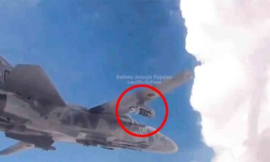 Video näyttää Ukrainan Su-24M:n testaamassa uutta liitopommia. kuva: Telegram @UkrAirForce