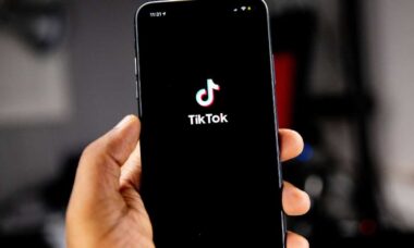 Discursos de Hitler traduzidos com IA estão viralizando no TikTok e preocupam especialistas