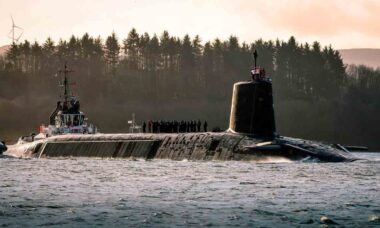 Submarino de la clase Vanguard, HMS Vengeance (S31). Instagram @royalnavy