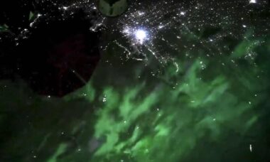 Astronauta mostra Aurora Boreal vista do espaço e imagens viralizam