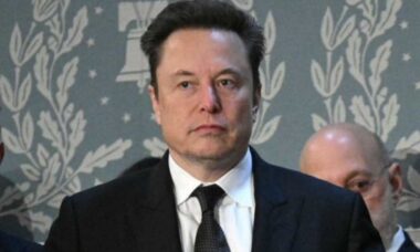 Elon Musk pretende instalar 30 chips cerebrais da Neuralink ainda esse ano