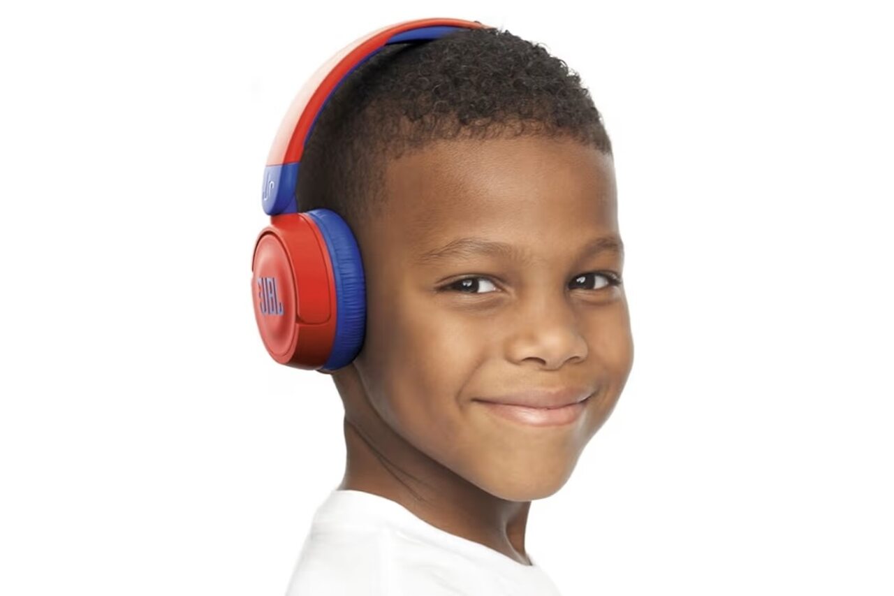 JBL lança fone de ouvido especial para crianças