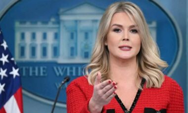 Karoline Leavitt (Reprodução/X)