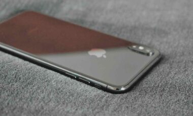 Apple estaria se planejando para lançar iPhone transparente; entenda