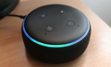 Alexa começa a armazenar conversas de seus usuários na nuvem; veja o que muda