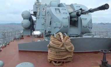 Rússia simula guerra real. imagens: Serviço de imprensa da Frota do Pacífico