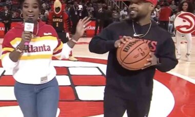 Torcedor do Hawks fratura ligamento em desafio de basquete no meio da partida e vídeo viraliza