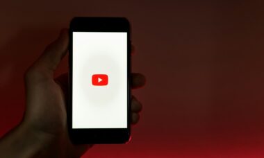 YouTube lança ferramenta de IA para gerar músicas sem direitos autorais