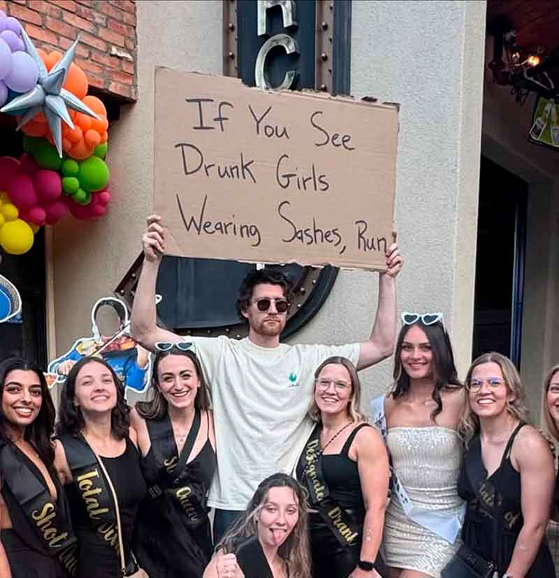 Instagram @dudewithsign