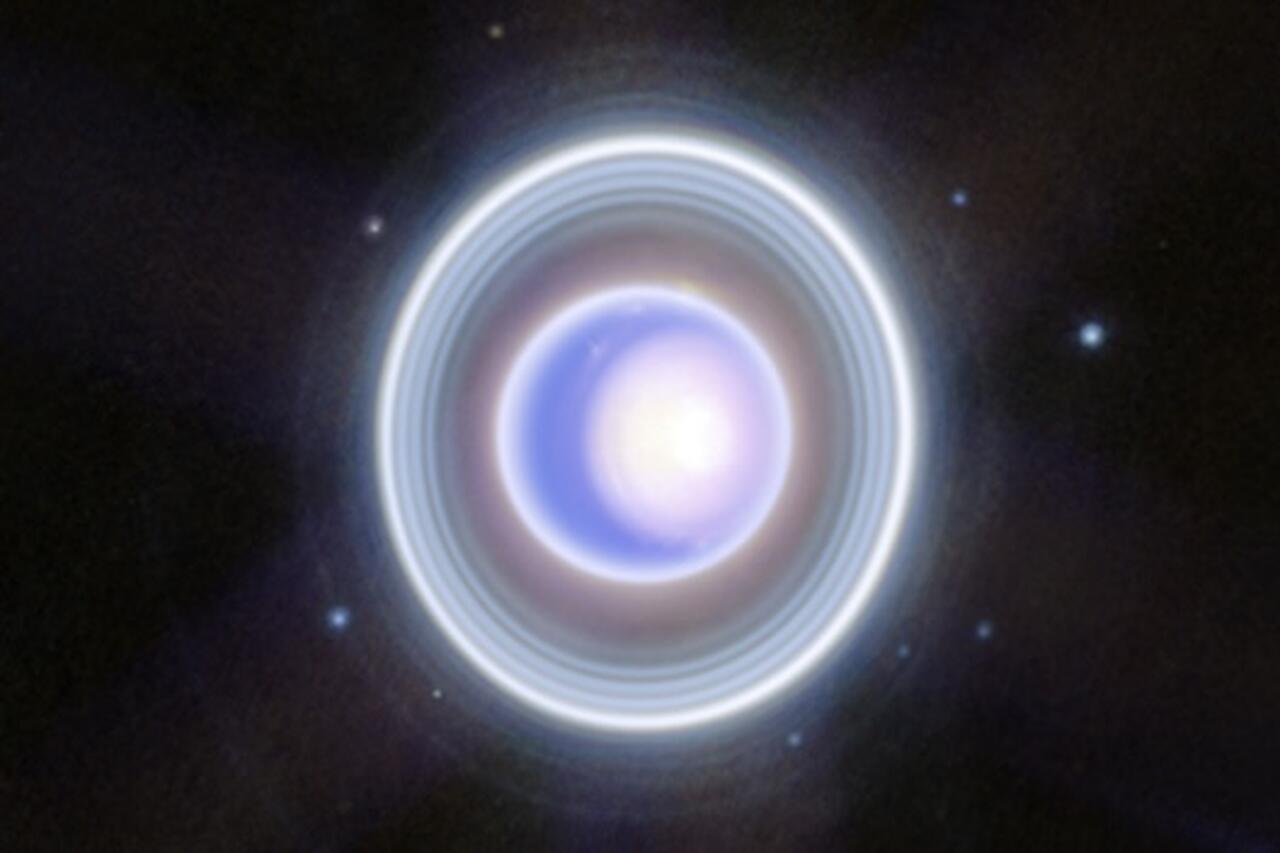 Internautas ficam maravilhados com imagens de Urano tiradas pelo telescópio James Webb da NASA