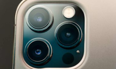 Futuro iPhone poderá ter câmera de 200 megapixels; entenda