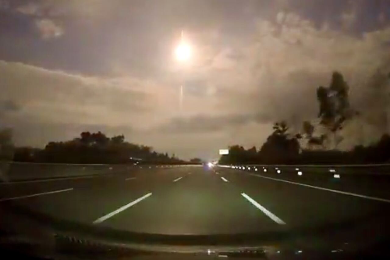 Fireball lights up the night sky in China and video goes viral