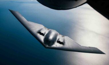 B-2 Spirit: EUA têm bombardeiro pronto para usar superbomba que Israel quer contra o Irã