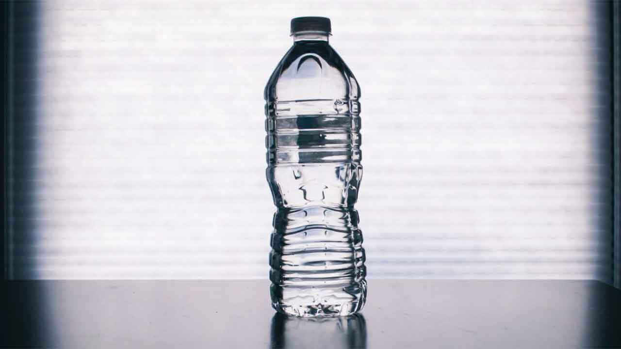 Turisti paljastaa vesipullon hinnan Las Vegasin hotellissa – internet järkyttyy