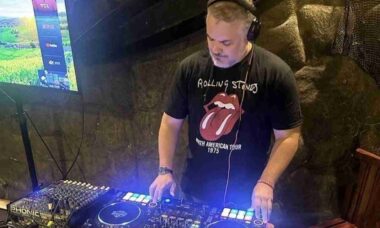 Ivan Duque, ex-presidente da Colômbia, vira DJ após fim do mandato