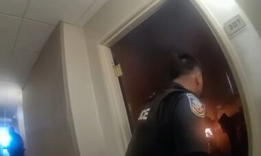 Policial viraliza em vídeo heróico após correr para apagar explosivos em chamas em hotel