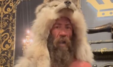 O influenciador fitness “Liver King” é preso no Texas após desafiar o podcaster Joe Rogan