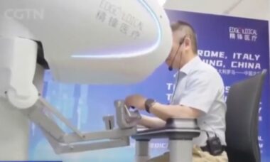 Médico realiza cirurgia robótica a mais de 8 mil km de distância e imagens viralizam