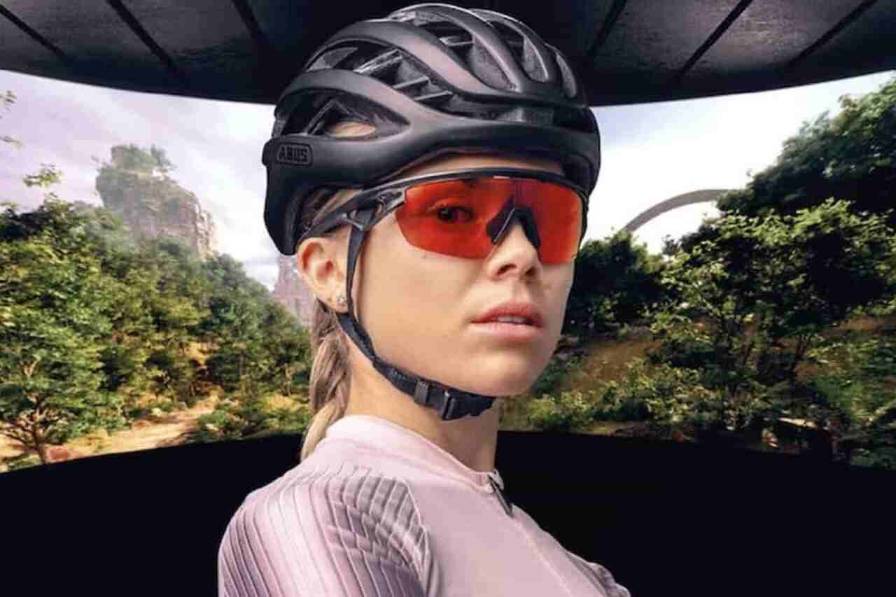 Meta planerar att lansera 'smartglasögon' i samarbete med Oakley senare denna vecka