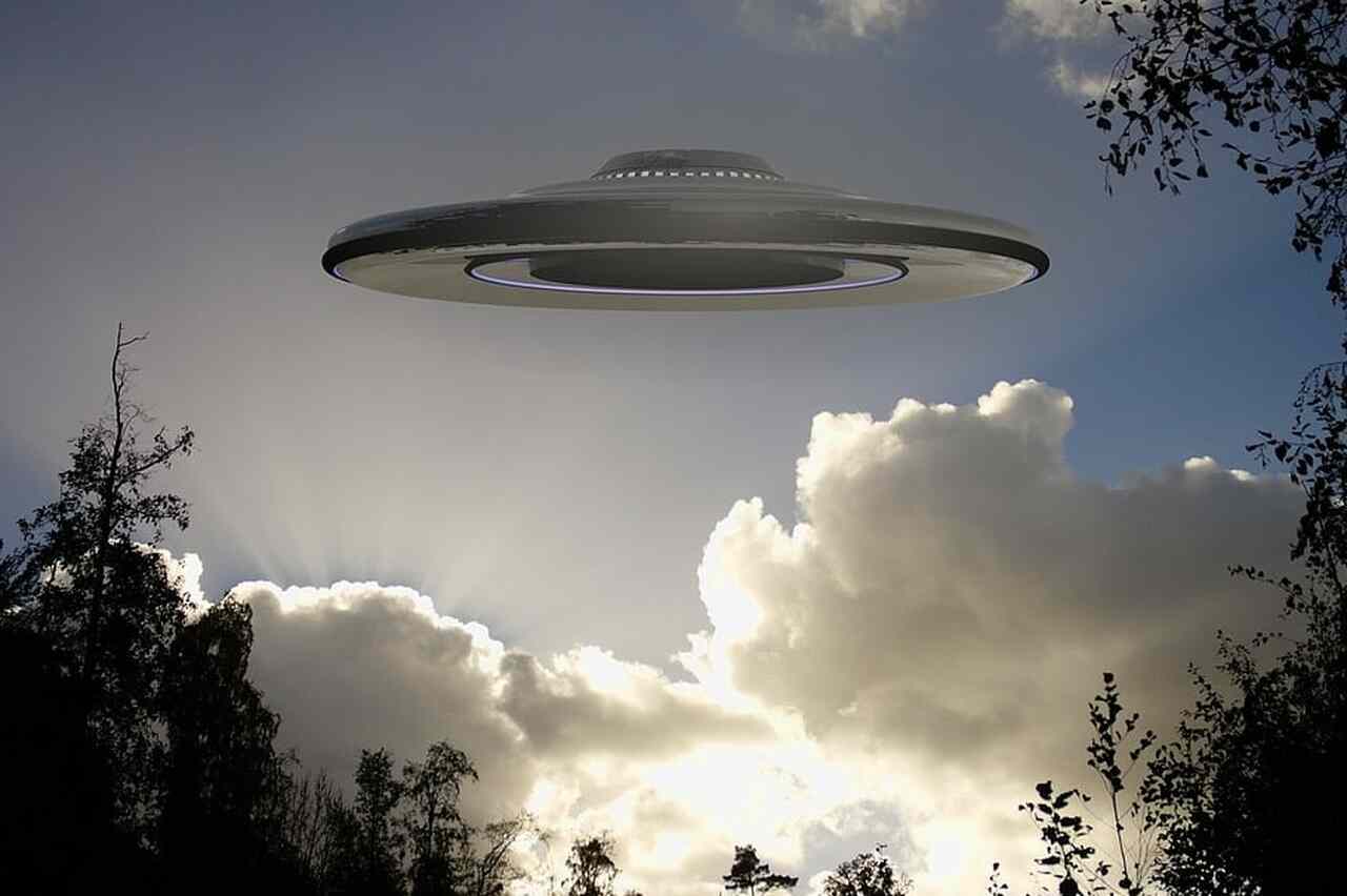 Pequena cidade do Arizona se torna ponto de avistamentos de OVNIs nos EUA